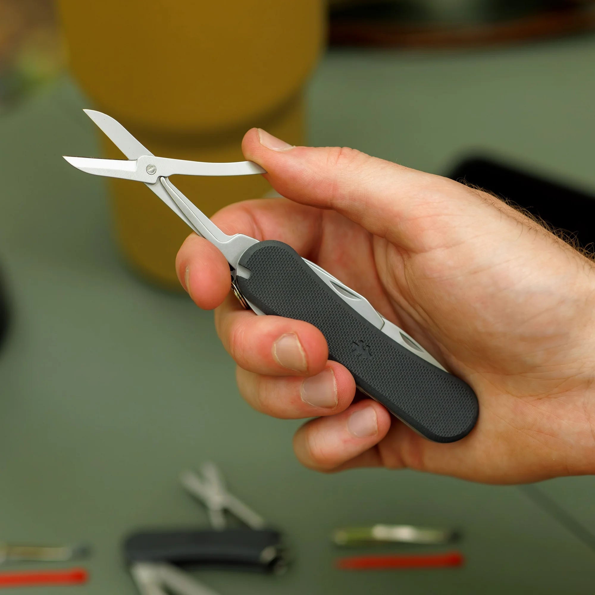 Helfen - 12-in-1 Multitool